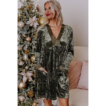 Jungle Green Velvet Long Sleeve V Neck Loose Dress with Pockets