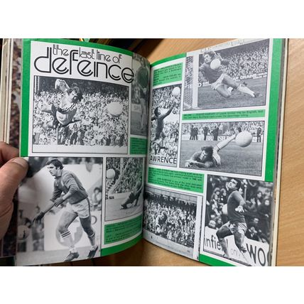 1977 "SHOOT ANNUAL 1978" KEEGAN GERD MULLER FOOTBALL SOCCER HB BOOK (P4)