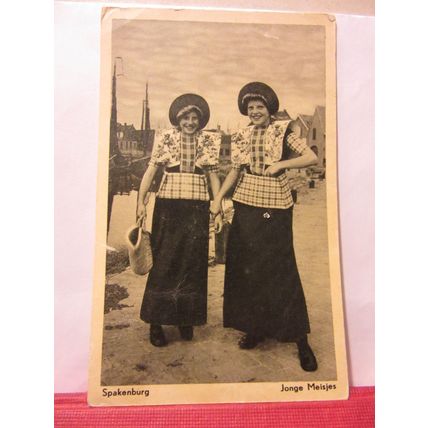 HAPPY YOUNG GIRLS, SPAKENBURG, HOLLAND used vintage postcard /