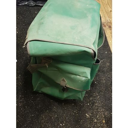 vintage match fishing seat and back carrying frame, think Efgeeco?