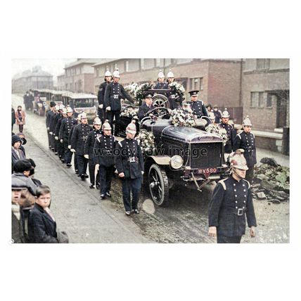 ptc0399 - Edlington Firemans Funeral , Fire Engine , Yorkshire - print 6x4