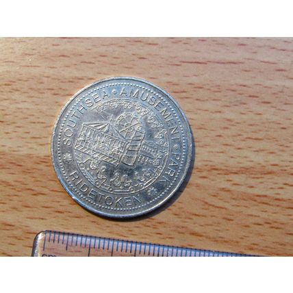 Clarence Pier & Southsea Amusement Park Token (e580)