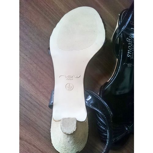 New Look Black heeled sandals size 4