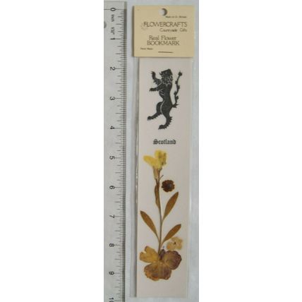 Unopened dried flowers bookmark - Scotland