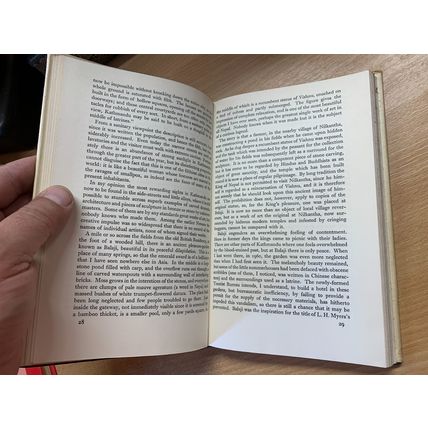 1964 "A WINTER IN NEPAL" JOHN MORRIS ILLUSTRATED HARDBACK BOOK (P3)