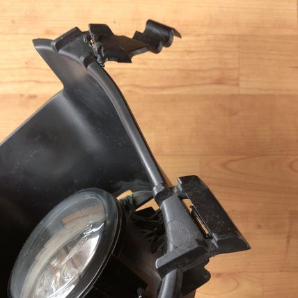 Land Rover LR057400 LR2 Right RH Passenger OEM Fog Light Lamp + Housing