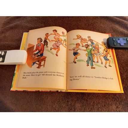 Wonder Book Let's Go To School By Annette Edwards 1954 Great Shape