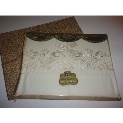 Early 1960s Artlin Fifth Avenue Decorative Pillow Case White Floral New in Pkg