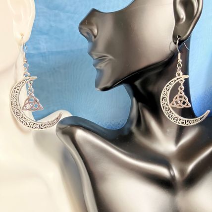 Earrings Hollow Moon Design Retro Elegant Dangle #572
