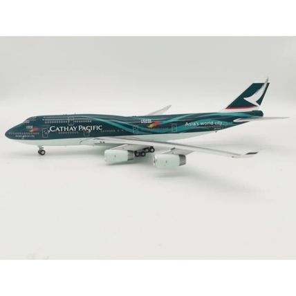 B747- 400 CATHAY PACIFIC AIRWAYS REG: B-HOY W/STAND - WBMODELS WB7474058 1/200