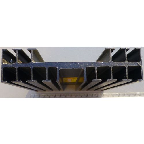 HEATSINK 152x32x130mm Black Ali. 60 wide flat area Avvid 6W-1RS # RS 497-8957