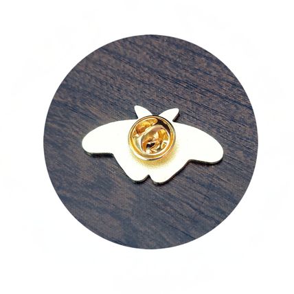 Wiccan Moon Phase Butterfly Pin Badge Black Gold Enamelled 3.5 cm x 2.1 cm BA33