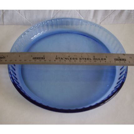 Pyrex Glass Oven to Table Blue Flan Quiche Ribbed Baking Dish