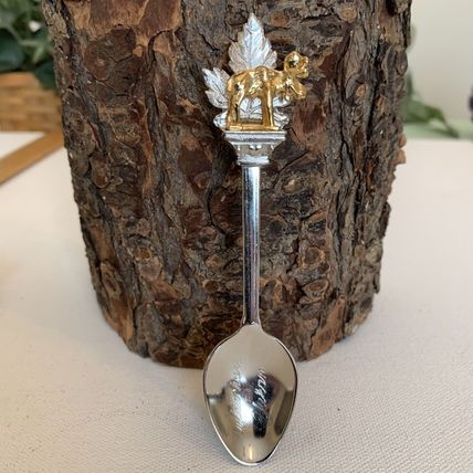 Souvenir Spoon Whitehorse Yukon Canada Gold Plated Moose Maple Leaf Etched Bowl