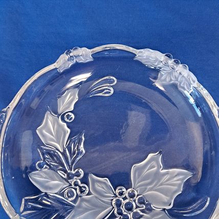 Mikasa CHRISTMAS BLOOM Glass SWEET DISH Plate Frosted Poinsettia Candy Nut Bowl