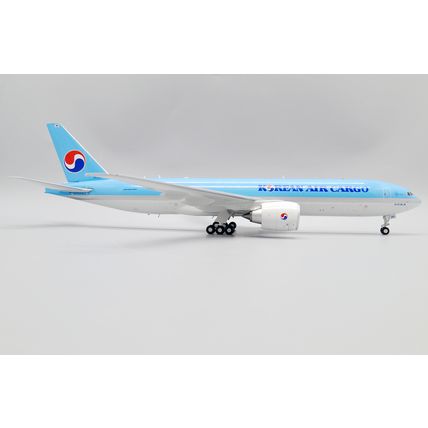 B777F KOREAN AIR CARGO REG: HL8251 WITH STAND -JC WINGS SA2004 1/200 - PRE ORDER