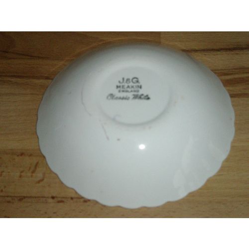 J & G Meakin Classic White Floral Dish