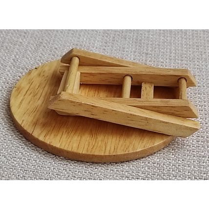 DOLLS HOUSE GARDEN TABLE - FOLDING - NATURAL COLOUR - 12th. SCALE