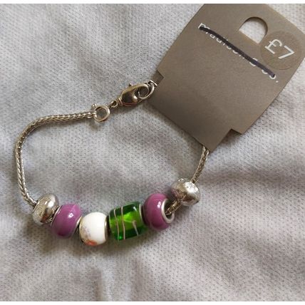 Madison & Co Bracelet Beaded Stretch Stunning beads charms jewellery metal chain