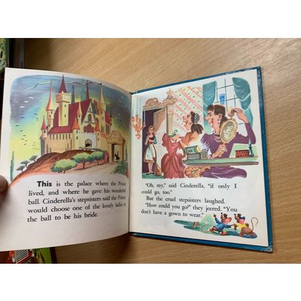 c1950 WALT DISNEY "CINDERELLA" MOVIE ADAPTATION SMALL HARDBACK BOOK (LL)
