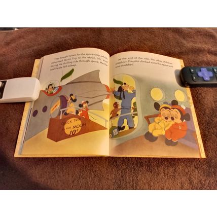 Little Golden Book Mickey Mouse Goes Christmas Shoping By Annie Bedford (G) 1953
