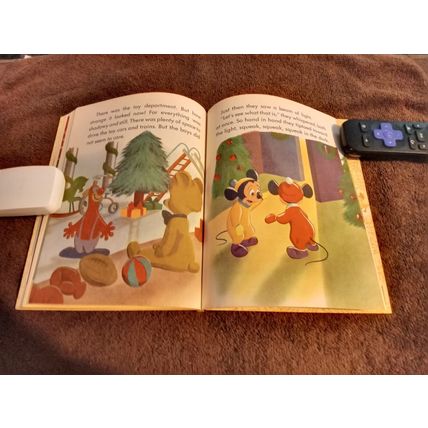 Little Golden Book Mickey Mouse Goes Christmas Shoping By Annie Bedford (G) 1953