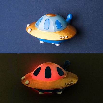 Planet Astronaut Magnet Fridge Magnet