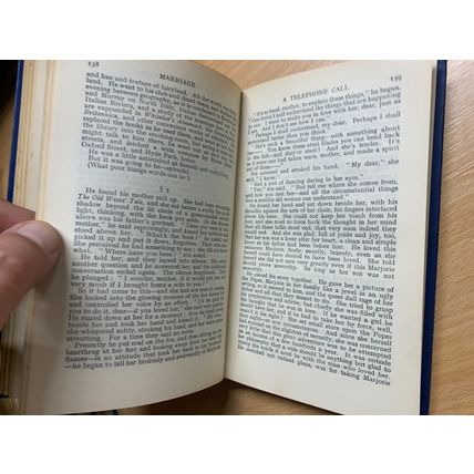 ANTIQUE H G WELLS "MARRIAGE" FICTION SMALL HARDBACK BOOK (P3)