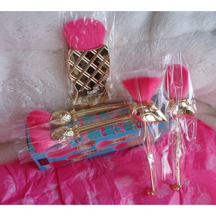 Tarte 5 Piece Let's Flamingle Collection Brush Set New in Box