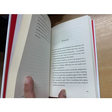 SIGNED COPY* 2020 JILLY COOPER "BETWEEN THE COVERS" HARDBACK BOOK (P3)