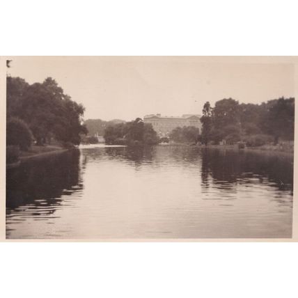 Buckingham Palace Private RPC Water River London Postcard