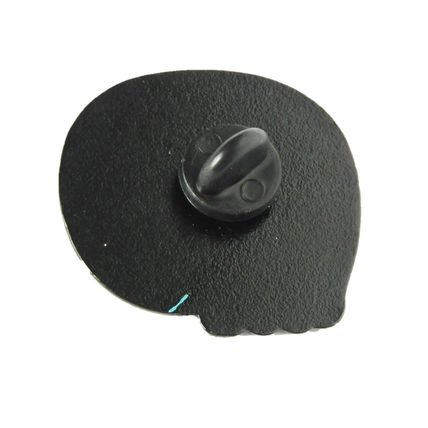 Pin Badge Skull Black & White Enamelled Metal 3.2cm x 3.2cm Comic Style BA56