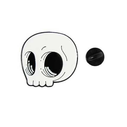Pin Badge Skull Black & White Enamelled Metal 3.2cm x 3.2cm Comic Style BA56