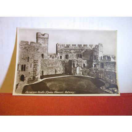 CARNARVON CASTLE WALES unused vintage postcard #