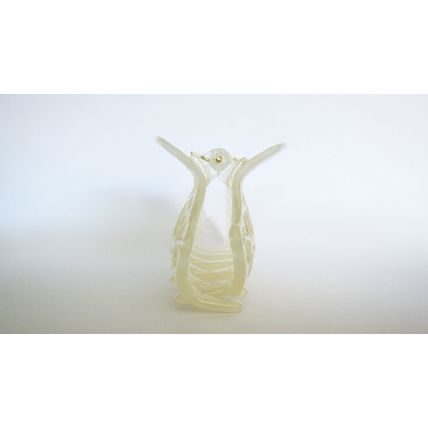 Pearly white iridescent cut out filiglree hair claw clip