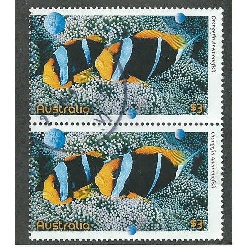 AUS 2010 PAIR OF $3.00 'FISHES OF THE REEF' FINE USED (EBID35-017)