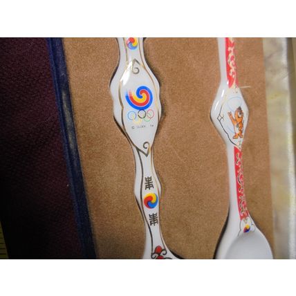 1988 OLYMPICS Seoul Korea Set of 2 Ceramic Spoon Set! $20.00 Shipped!