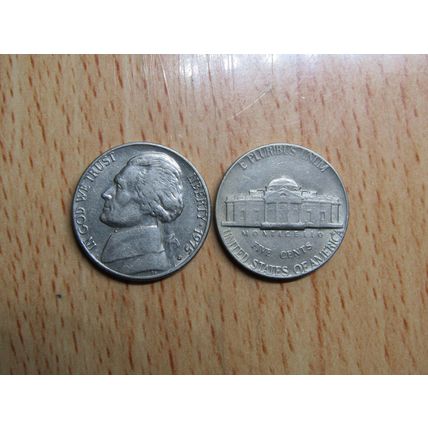 1975d USA 5 Cents Jefferson Nickel Coin