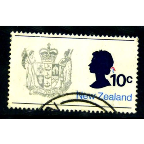 NEW ZEALAND 1970 SG 925 10c QEII + NZ COAT OF ARMS FINE USED#