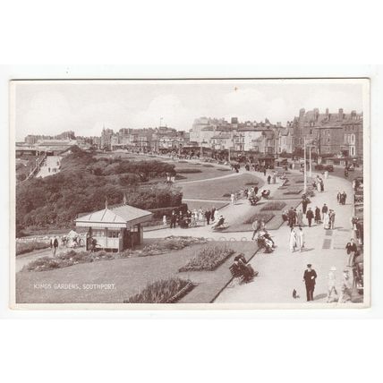 Kings Gardens Southport Postcard Lancashire 3152