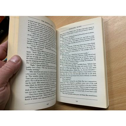 1994 E ANNIE PROULX "THE SHIPPING NEWS" FICTION PAPERBACK BOOK (P3)
