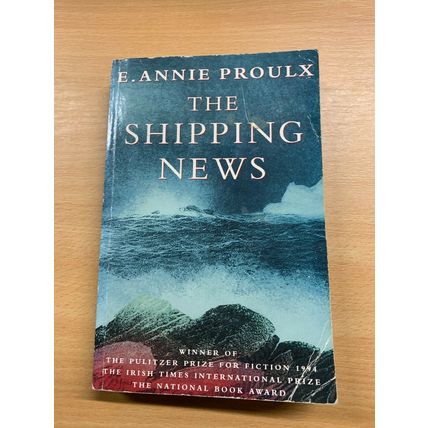 1994 E ANNIE PROULX "THE SHIPPING NEWS" FICTION PAPERBACK BOOK (P3)