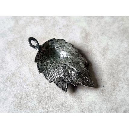 Double Leaf Pendant in Aged Silver Tone Metal, Vintage Botanical Jewelry