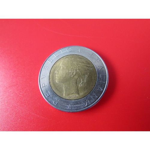 1982 ITALY 500 LIRE. FREE POST AAT