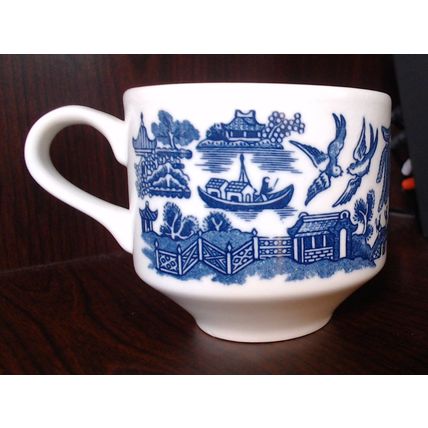 English "Blue Willow" cup - Great Condition