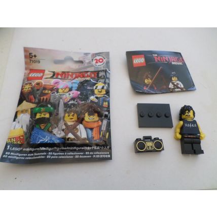 LEGO - MINIFIGURE - NINJAGO MOVIE - COLE - WITH BOOMBOX - #8 - New