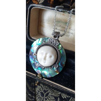 Vintage 1970-s 925 Silver Large Abalone Face Pendant on 18 in Modern Chain.