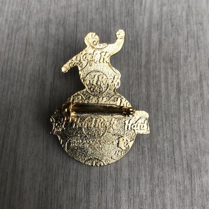 Hard Rock Cafe LAKE TAHOE 1998 OPENING STAFF Snowboarder LE RARE PIN MINT - HRC