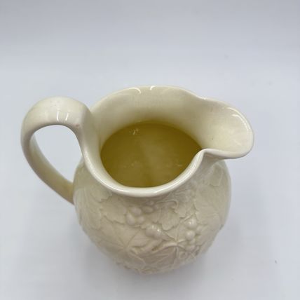 1954 Wedgwood & Barlaston Etruria Strawberry & Vine 7”Pitcher Jug Embossed
