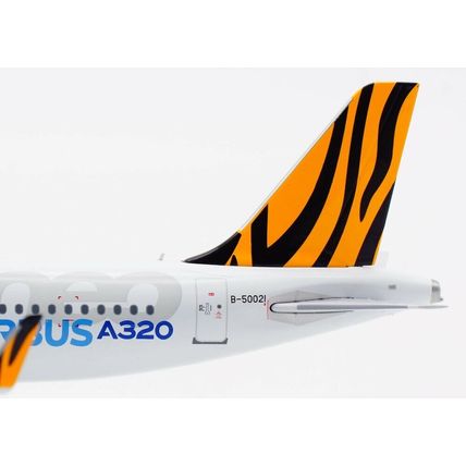 TIGERAIR TAIWAN A320-271N REG: B-50021 WITH STAND - AVIATION 200 AV2063 1/200